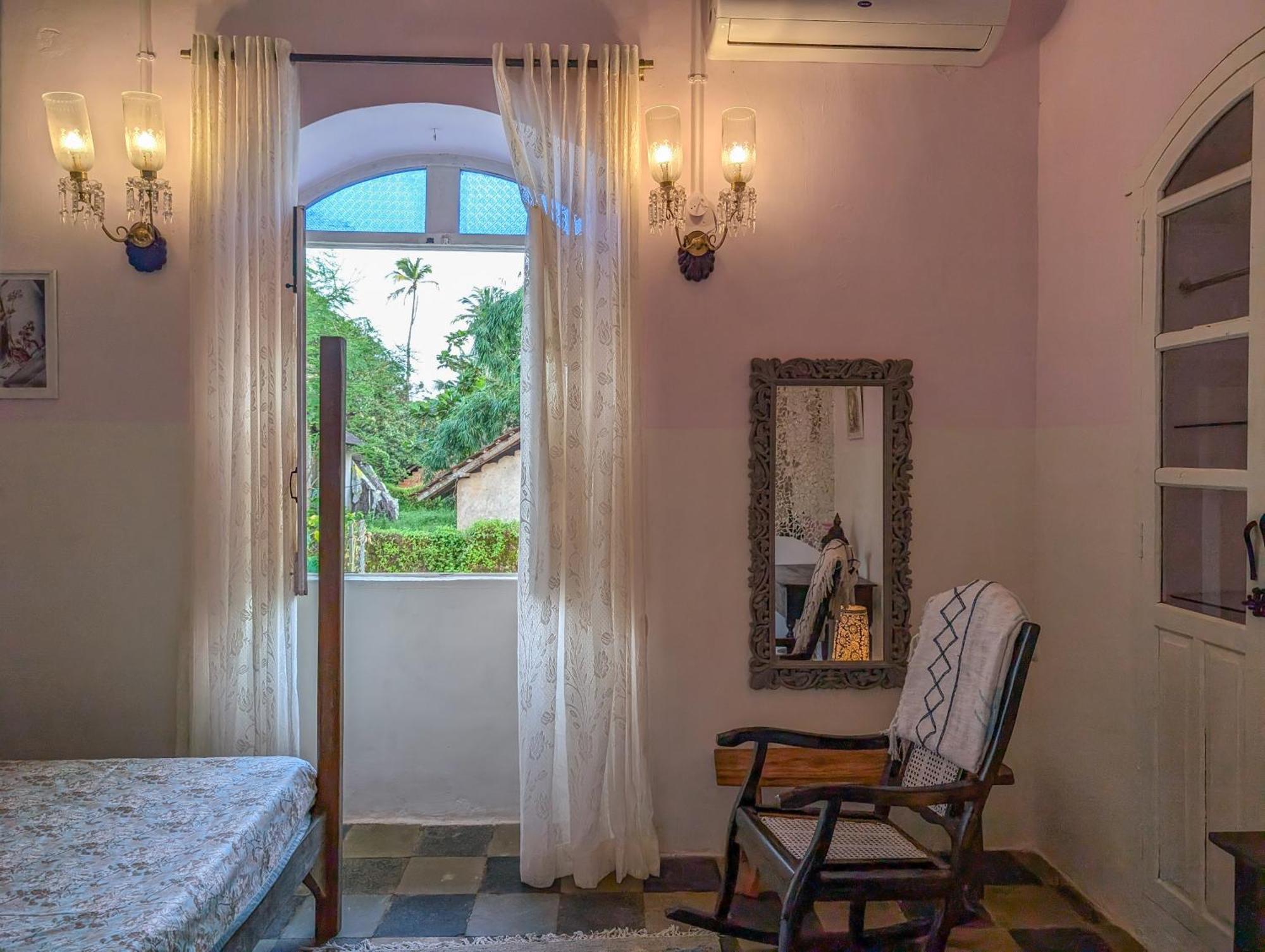 Villa Cavelossim Room photo